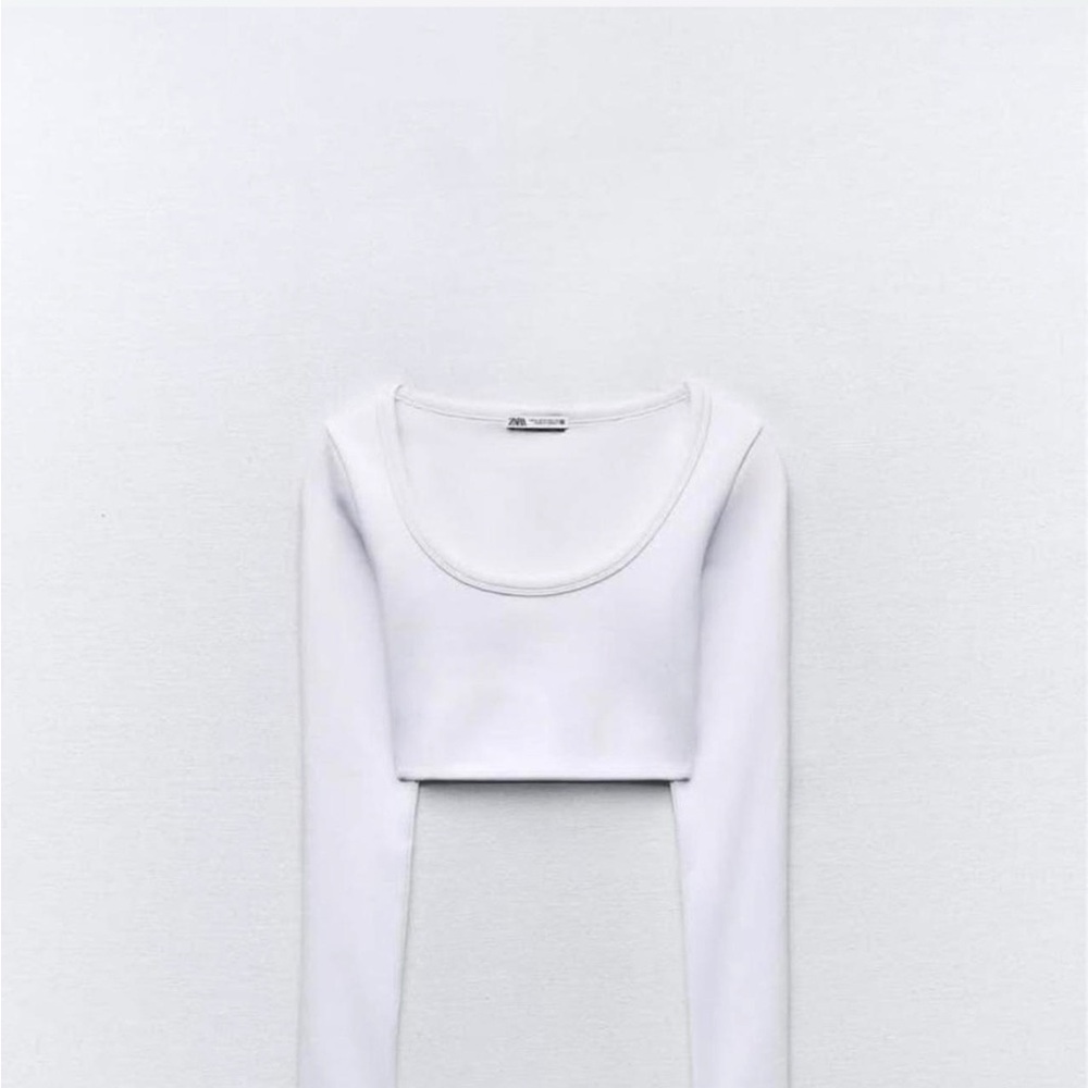 White And Black Long Sleeve Crop Top